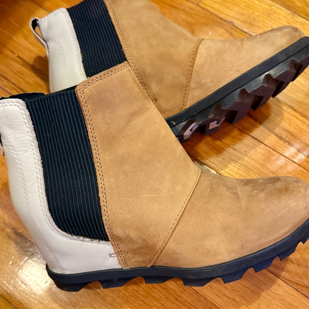 Sorel Tan and Cream Winter Wedge Boots